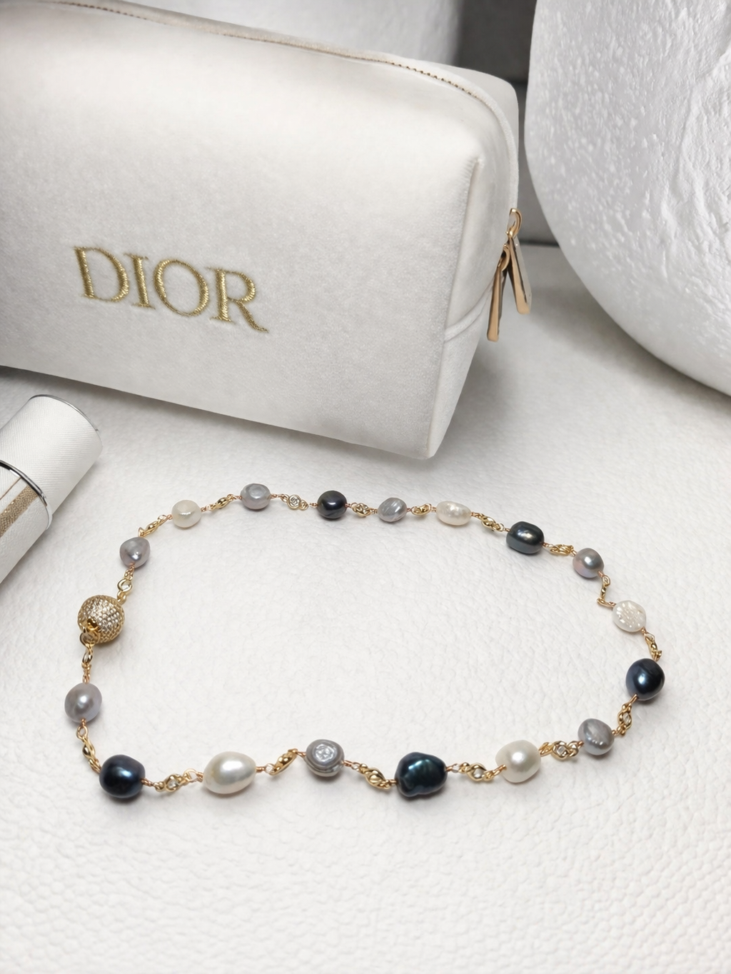 Luxe Pearl & Crystal Choker with Pave Magnetic Clasp 18"